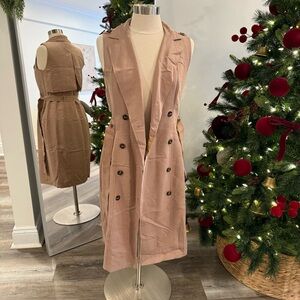 Sleeveless Tan Trench Coat
